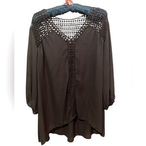 Cato sheer top in black size 18/20